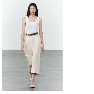 Pleated Zara cropped pants